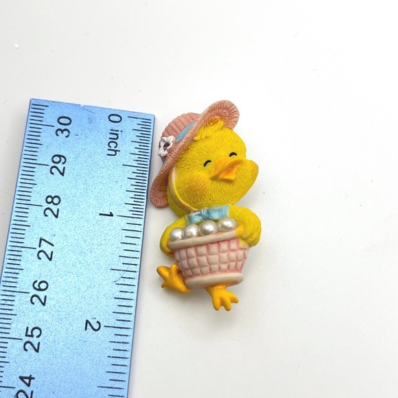Vintage Easter Chick Pin Brooch Yellow Bird Pink Hat Pearl Basket Jewelry - Picture 2 of 2